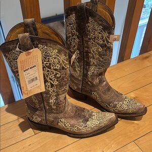 Corral Brown and Cream Western Boots with Intricate Embroidery